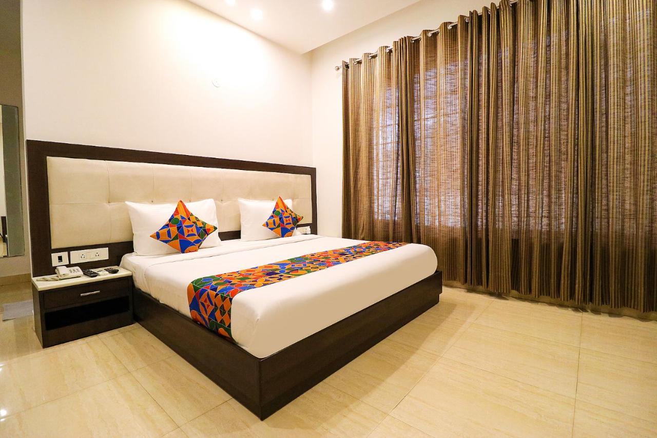 Fabhotel Oyster Villa Gurgaon Bagian luar foto