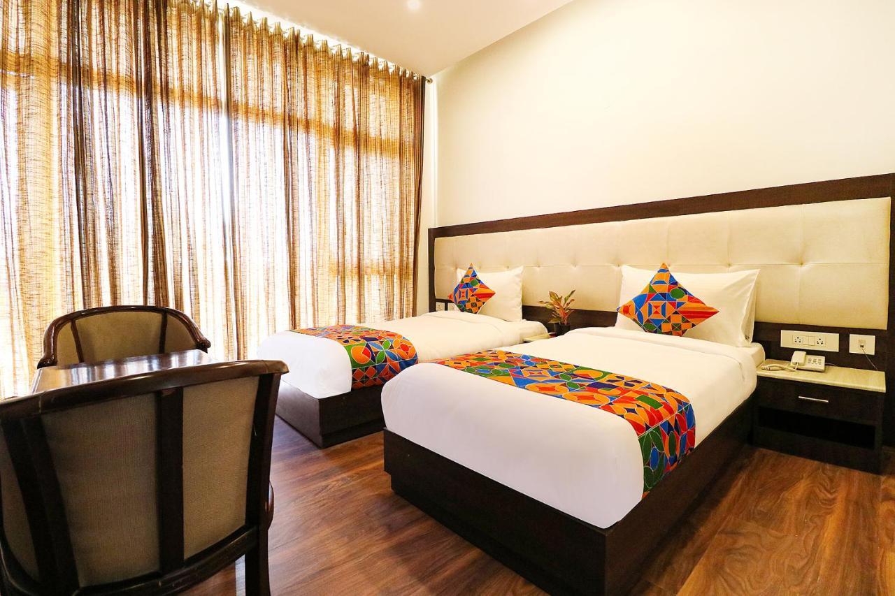 Fabhotel Oyster Villa Gurgaon Bagian luar foto