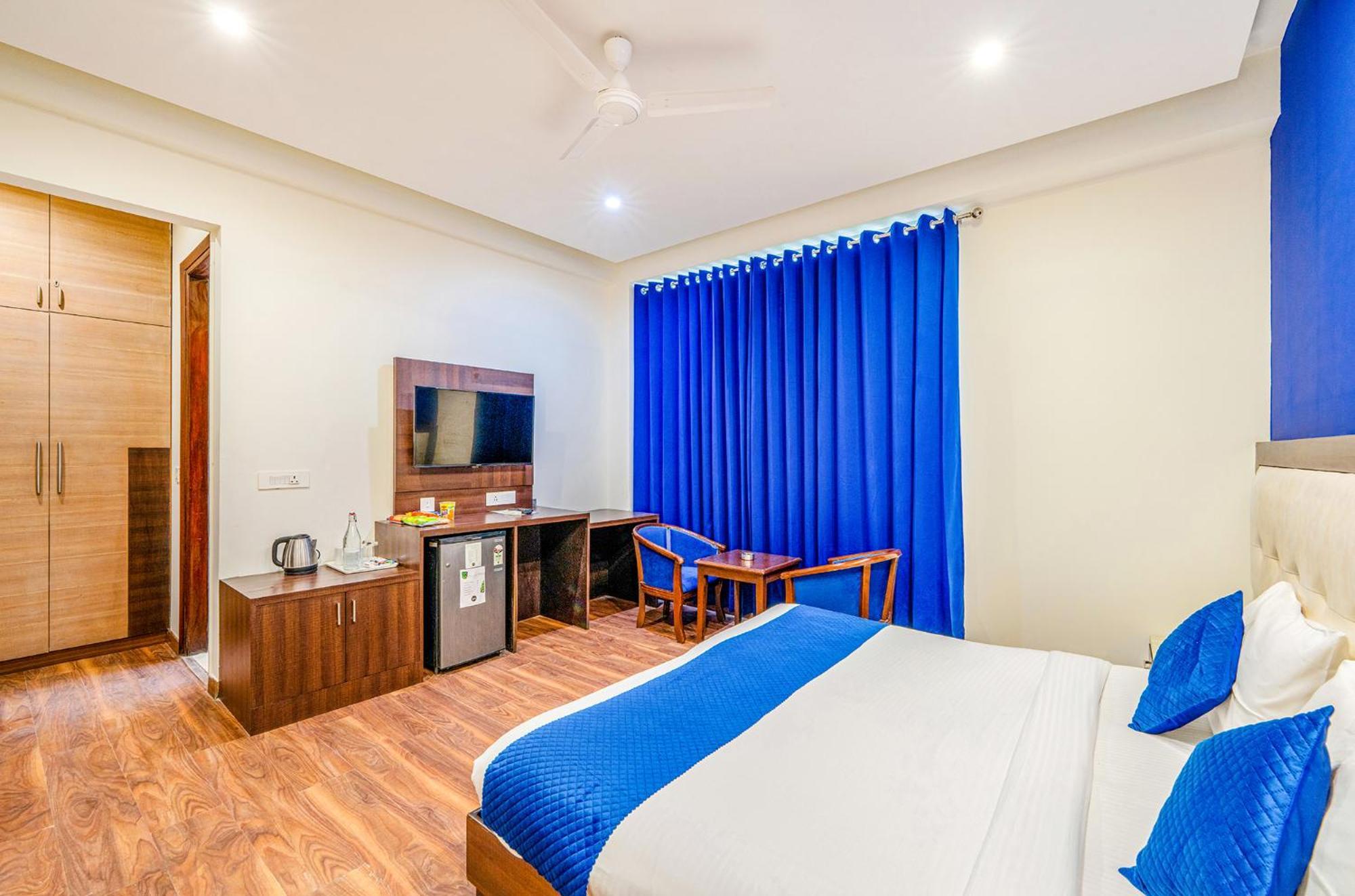 Fabhotel Oyster Villa Gurgaon Bagian luar foto